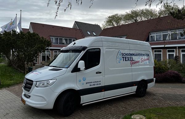 Schoonmaakdiensten Texel aan het werk